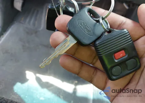 2002 Ford F-150 Lariat/Xlt z USA, uszkodzony, nr VIN 1FTRW07632KA97878